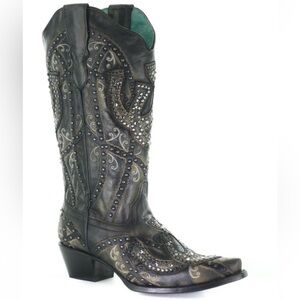 Women’s corral boots size 11.